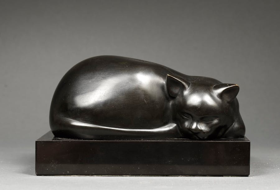 Ferdinand Parpan (1902-2004), Chat endormi, bronze à patine noire, signé et numéroté 4/8. Photo © Expertisez.com