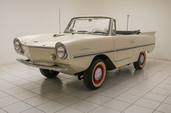 Was bedeutet amphicar? Was bedeutet amphicar?