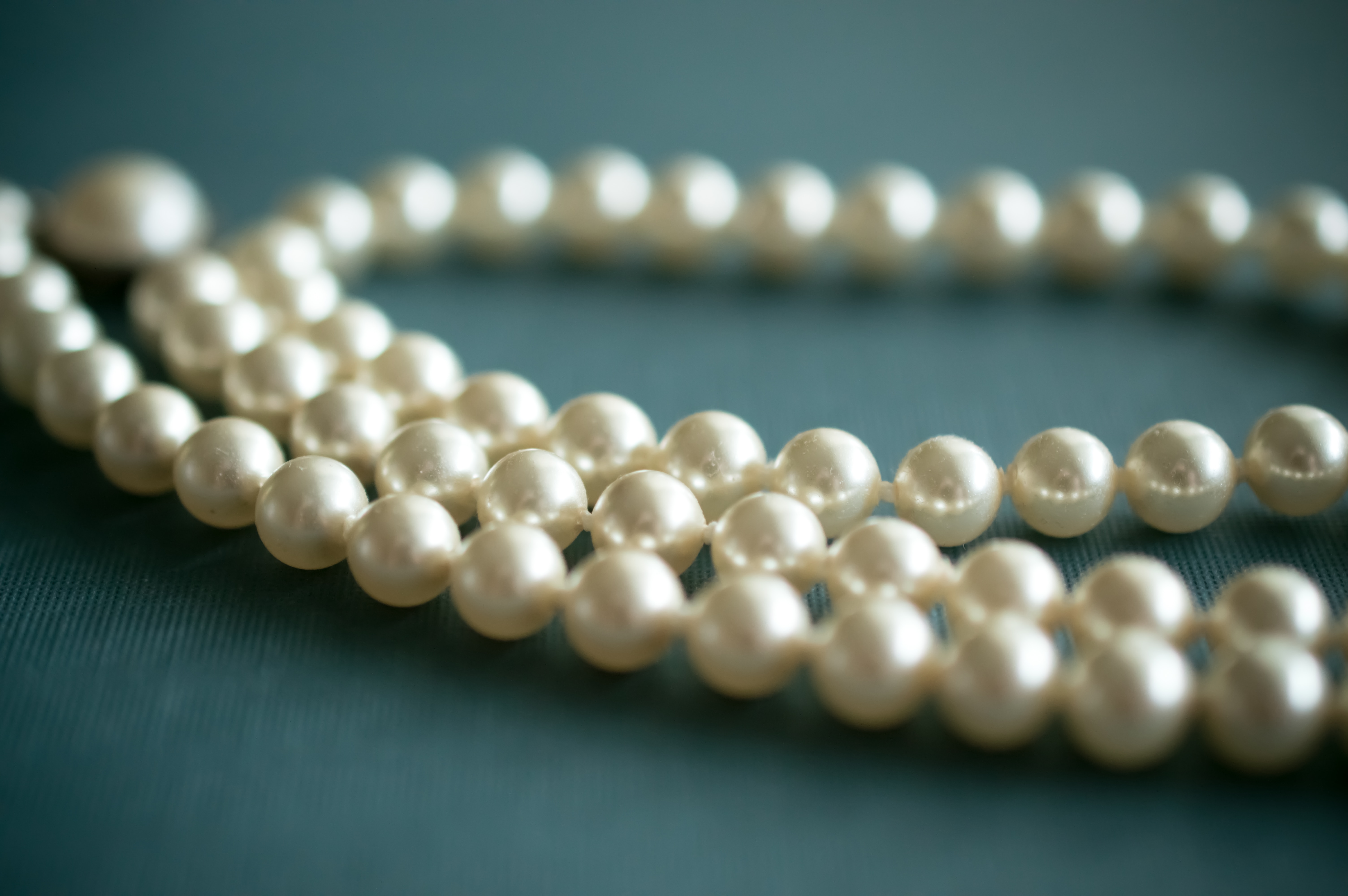 A Brief History of the Necklace | Barnebys Magazine
