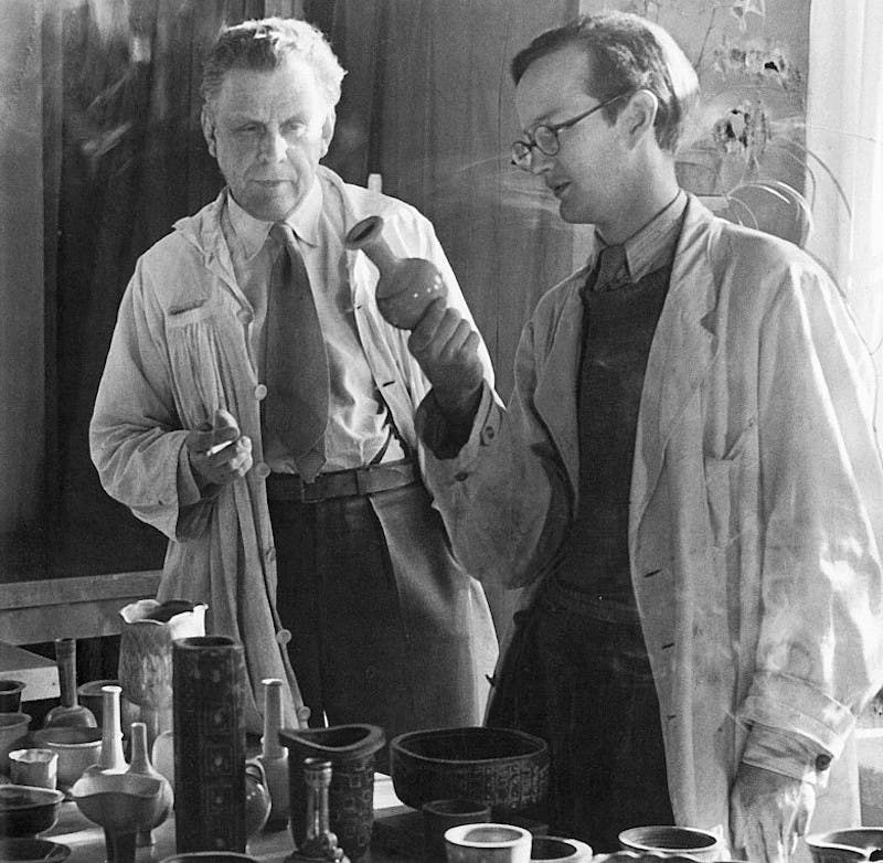 Stig Lindberg (right) and Wilhelm Kåge in the pottery workshop at Gustavsberg in the late 1930s. Photo public domain