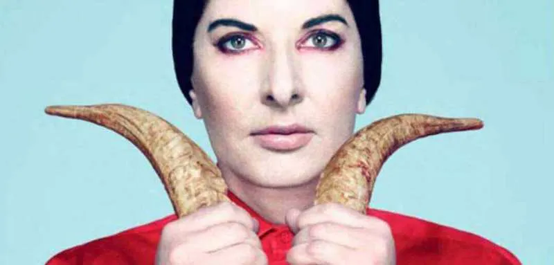 Marina Abramović: la Madrina del arte de la performance y el arte radical