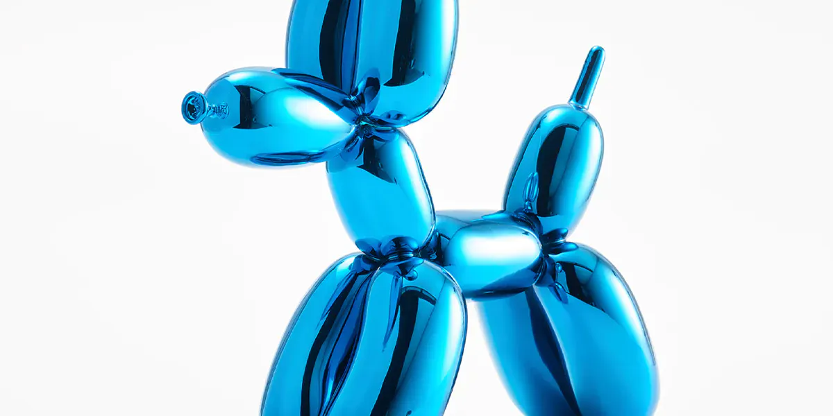 A Jeff Koons 'Balloon Dog (Blue)' from a limited edition of 2021 pieces (no. 515/799), sold at Phillips auction in 2001 for £21,420. Photo © Phillips (detail)