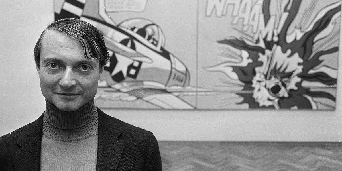Roy Lichtenstein (1923-1997) vor seinem Gemälde "Whaam!" bei einer Ausstellung im Stedelijk Museum, 1967. Foto CCØ (Detail)
