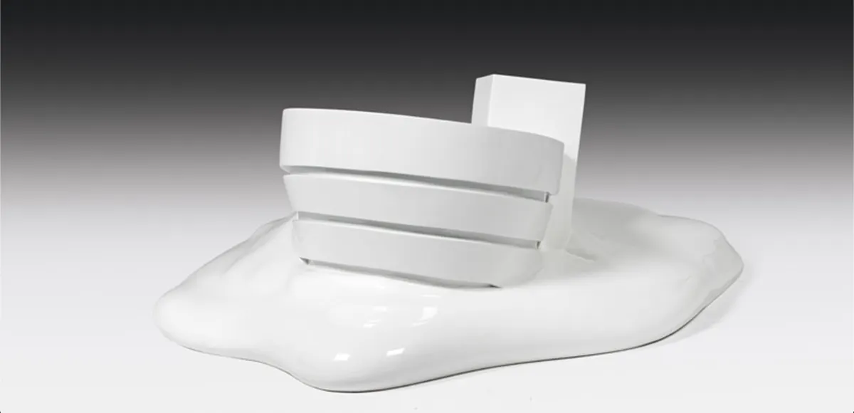 Erwin Wurm (*1954 Bruck), "Guggenheim - Melting", Polyester, Farbe, nummeriert, signiert und datiert, 2005 | Foto: © AH im Kinsky (Detail)