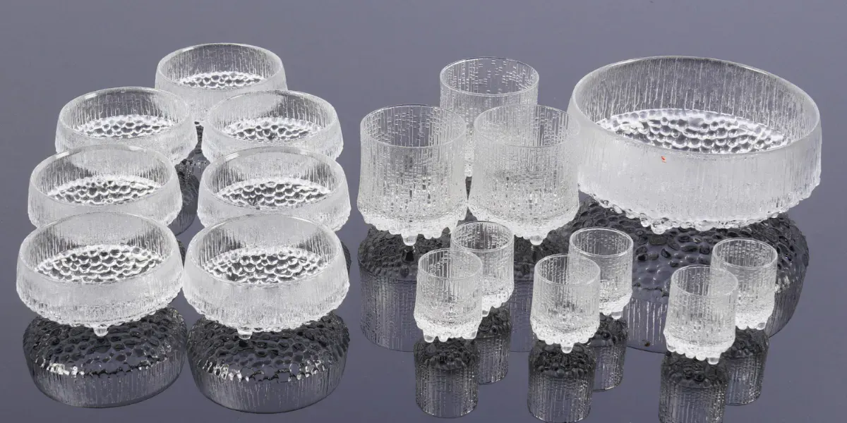 Tapio Wirkkala (1915-1985), service en verre « Ultima Thule ». Photo © Helander Auktioner