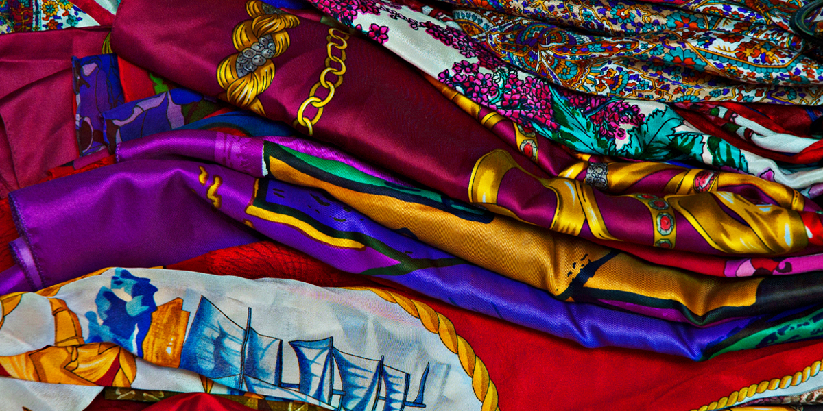 Scarves: Status Symbol or Stunning Accessory? | Barnebys Magazine