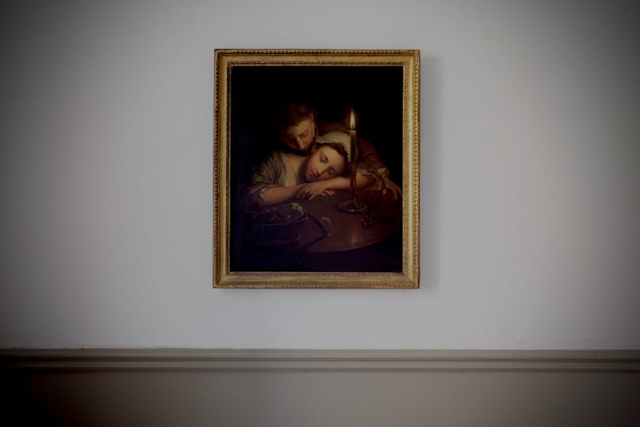 The romantic painting has been given a more suitable frame since Pontus bought it. Photo © Pontus Wallberg