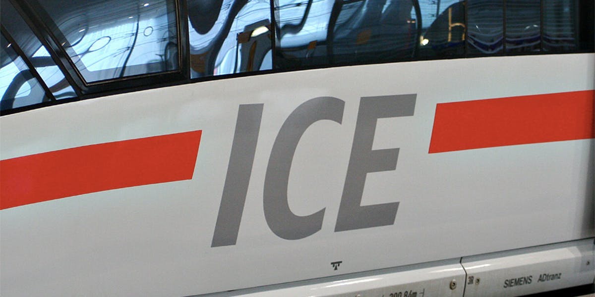The current ICE logo in DB Head font on an ICE 3. Photo by Sebastian Terfloth via Wikimedia Commons / https://creativecommons.org/licenses/by-sa/3.0/deed.en (detail)
