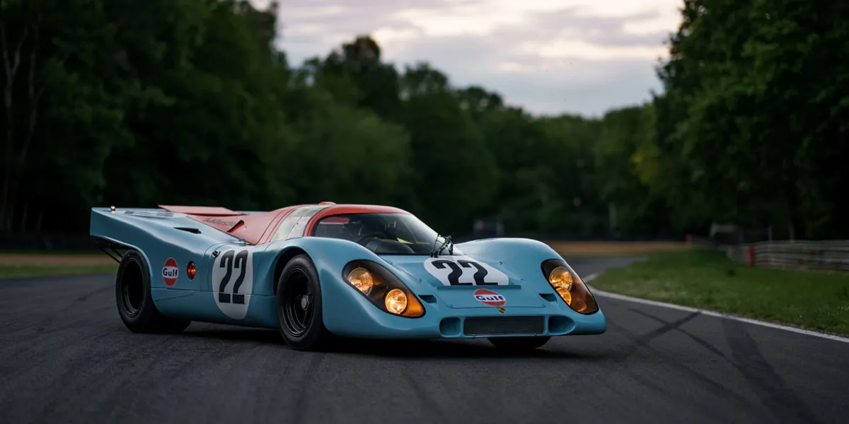 LA Porsche 917K del 1970, immortalata nel film di Steve McQueen ‘Le Mans’ (1971), in vendita da Sotheby’s in Monterey, California, con una stima di $16-18.5 milioni. Foto © RM Sotheby’s (dettaglio)