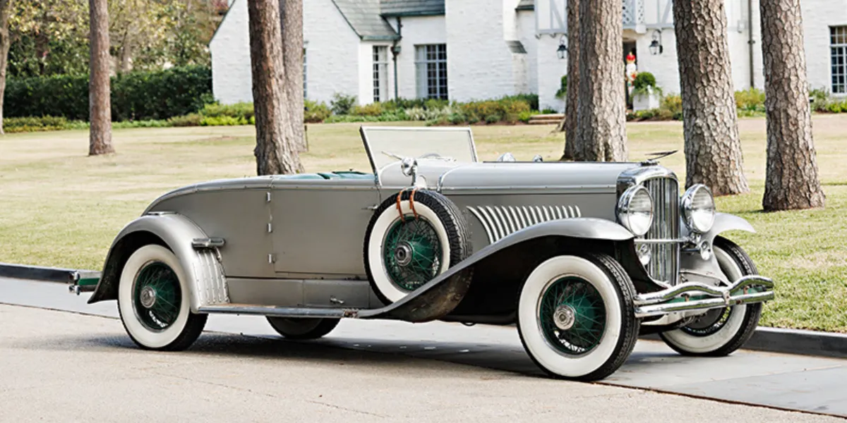 1931 Model J Disappearing-Top Duesenberg Convertible Coupe. Photo © Gooding & Company (detail)