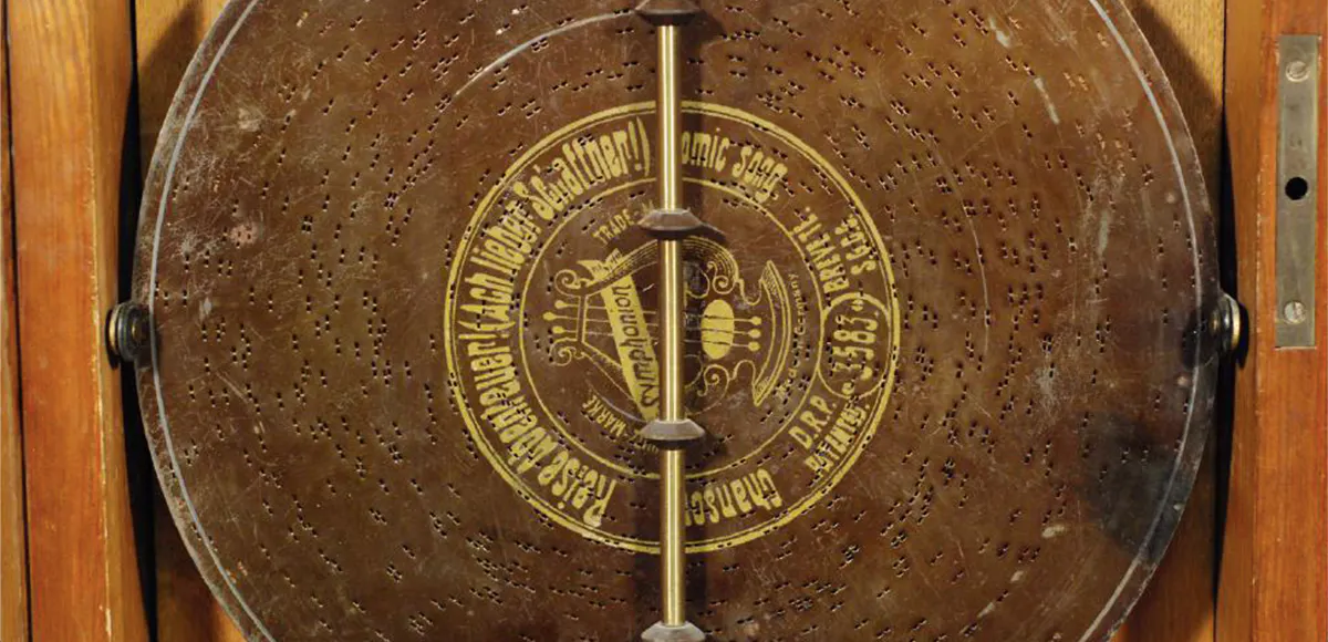 Polyphon, Musikautomat, "Symphonion, Leipzig, Ende 19. Jh., H 83, B 49, D 33 cm | Foto: © Kanonauktioner (Detail)