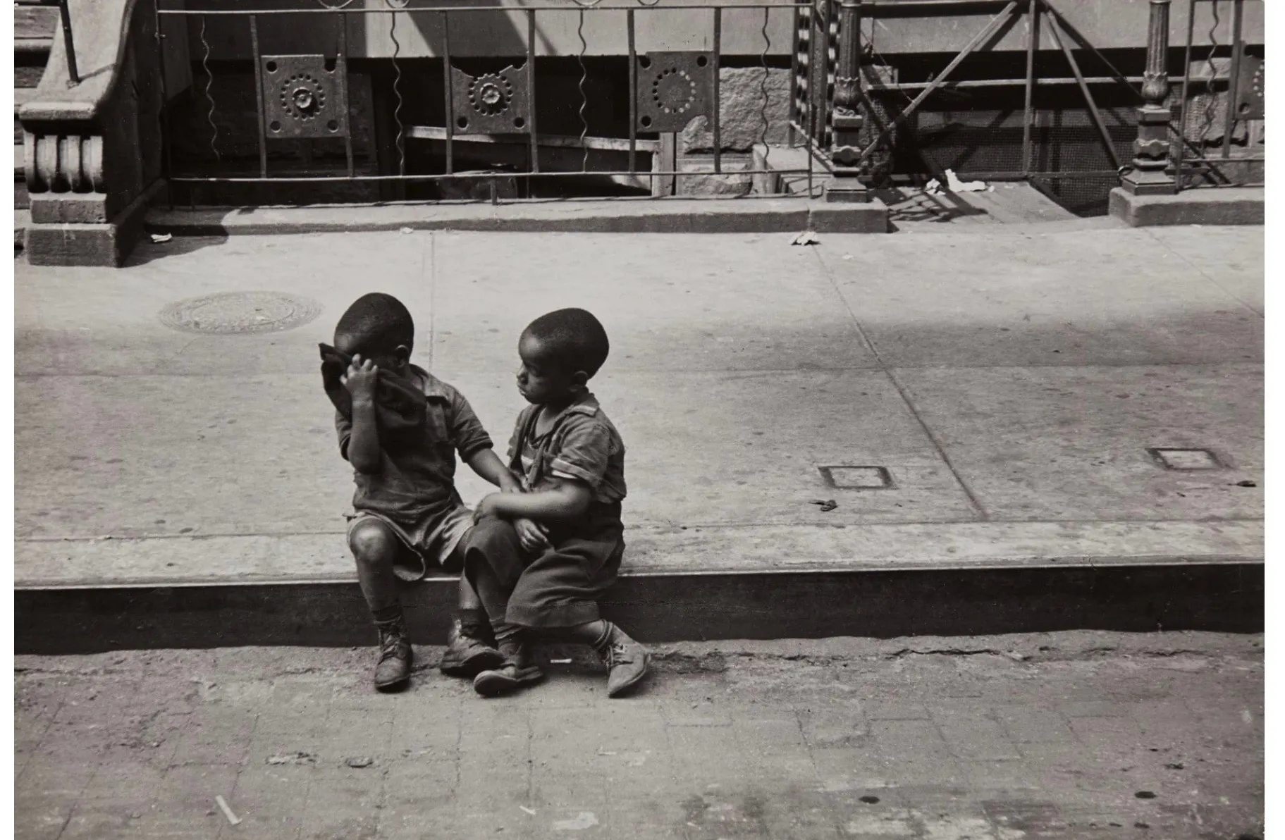 Helen Levitt, ‘New York (Children on curb)’, c.1939, Gelatin silver print [detail]. Photo: © PHILLIPS