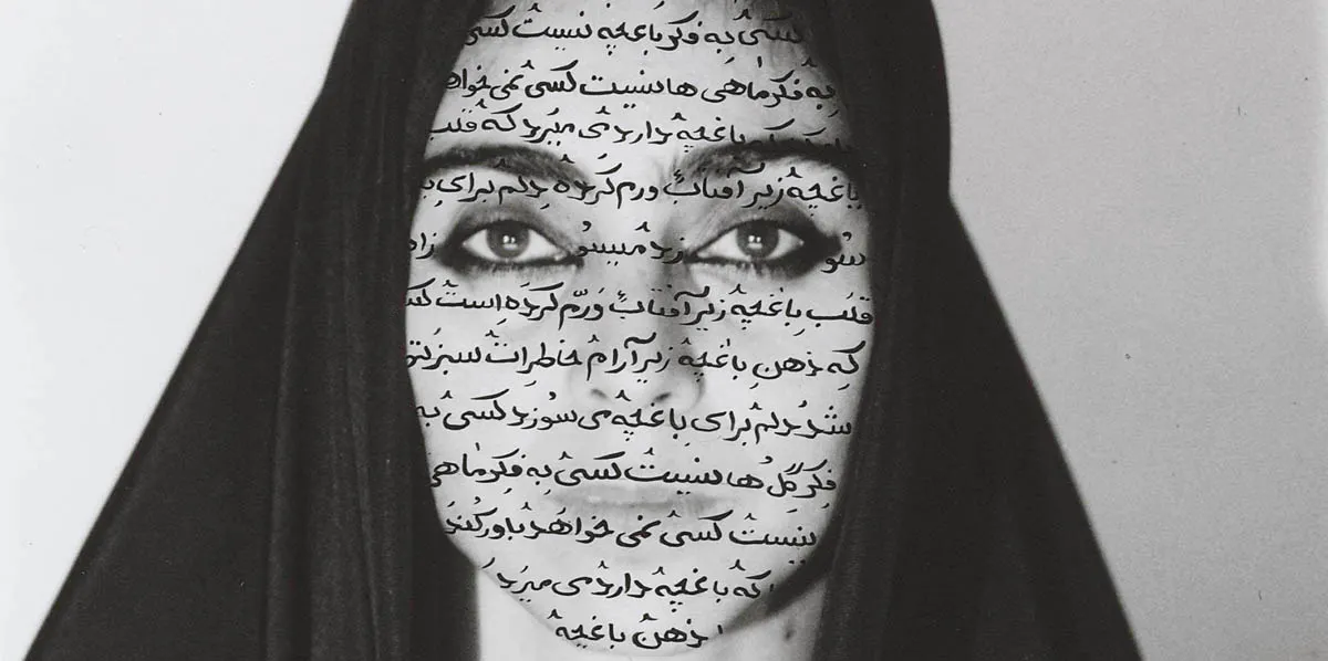 Shirin Neshat, "Unveiling" dalla serie "Women of Allah", 1993, inchiostro su stampa alla gelatina d'argento. Foto © Christie's (dettaglio)