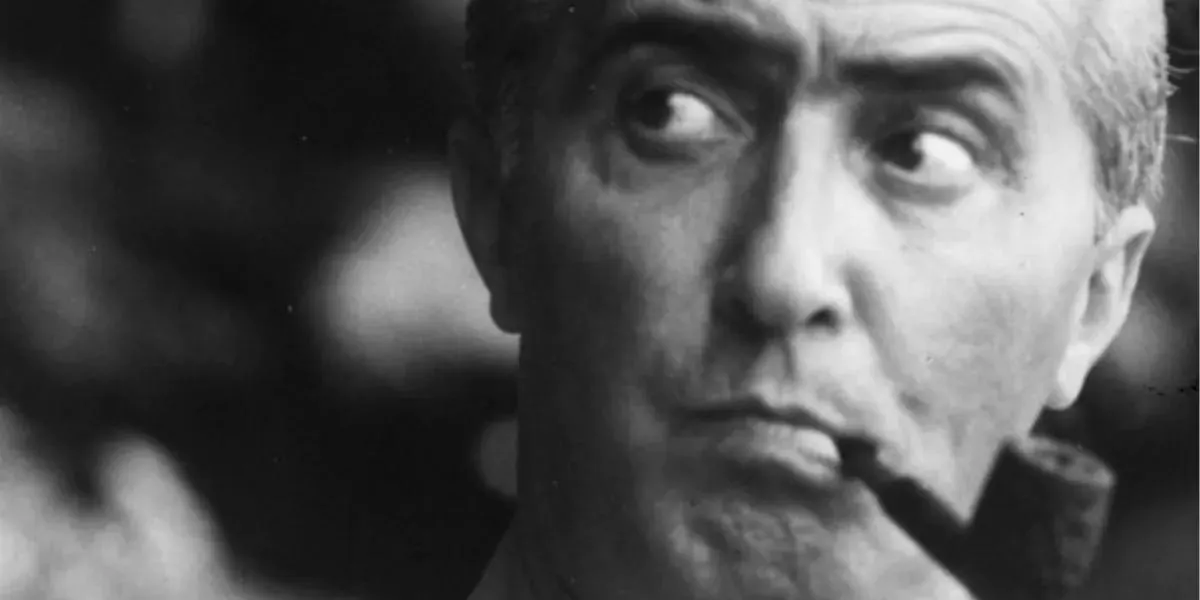 Gino Sarfatti, Archivo Flos. CC BY-SA 4.0 https://creativecommons.org/licenses/by-sa/4.0/deed.sv 