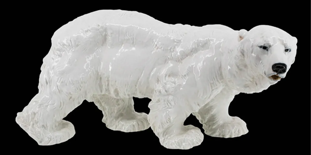 Los 80031: Meissen, Großer Eisbär, 20. Jh., Entwurf: Otto Jarl, 1903, 25 x 55 cm. Foto © Wormser Auktionshaus (Detail)
