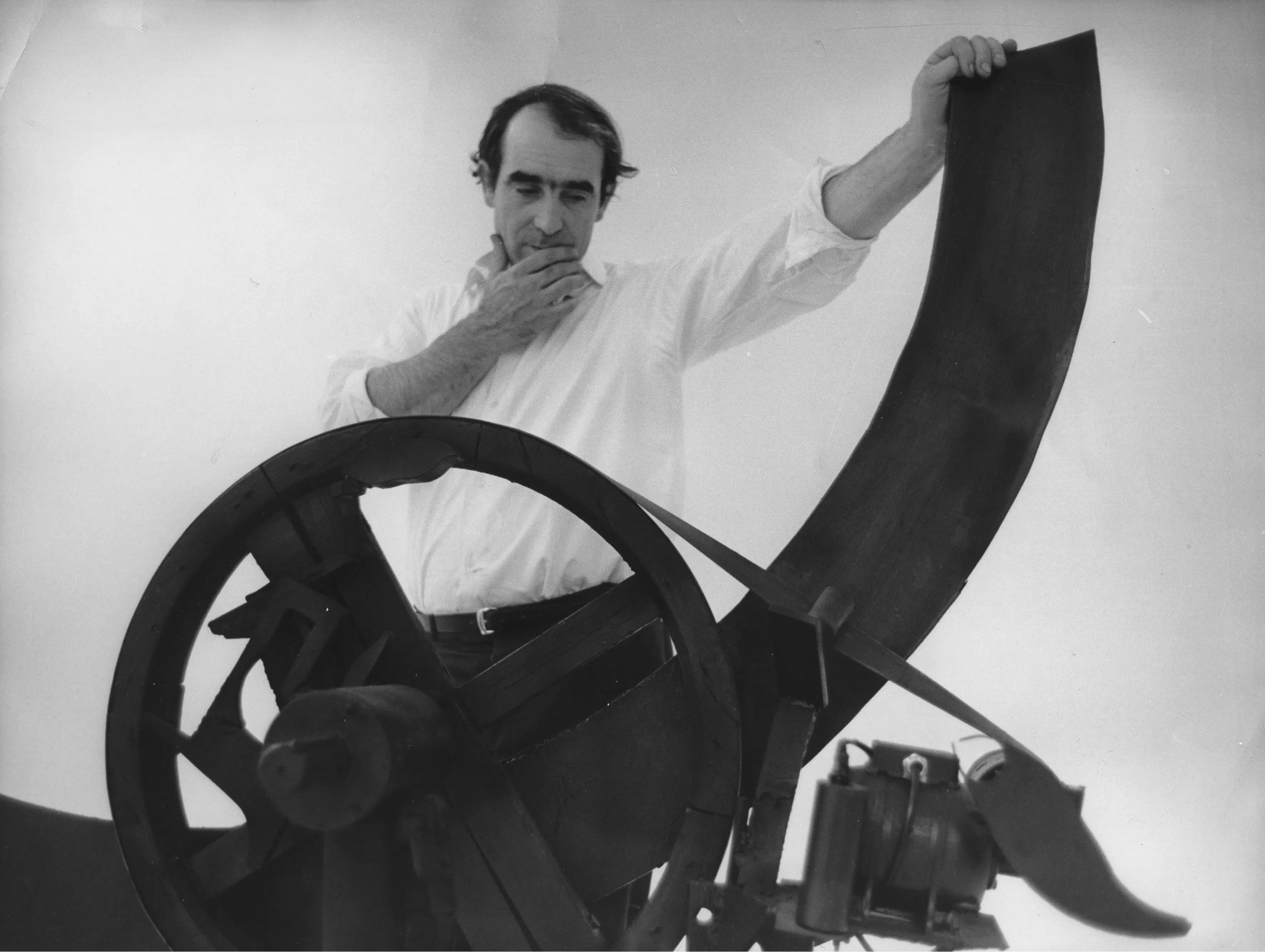 Jean Tinguely visiting his 16-piece exhibition at Zurich gallery Gimpel and Hannover. All his exhibited works of art are mobile doodlings which whistle clatter, rattle or clack. Zurich. 28 October 1966. Photo by Imagno/Getty Images
