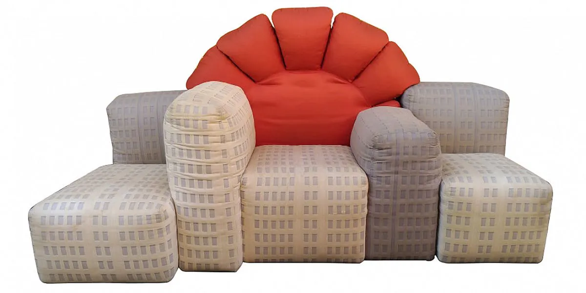 Sofa "Sunset in New York" aus Holz, Polyurethan und Stoff von Gaetano Pesce für Cassina, 1980er Jahre. Foto © intOndo
