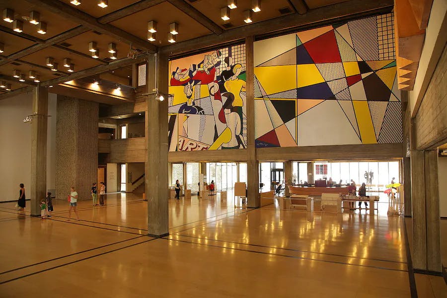 In 1989, Lichtenstein created a giant two-panel mural specifically for the Tel Aviv Museum of Art. Creative Commons Attribution-Share Alike 2.0 Generic License
