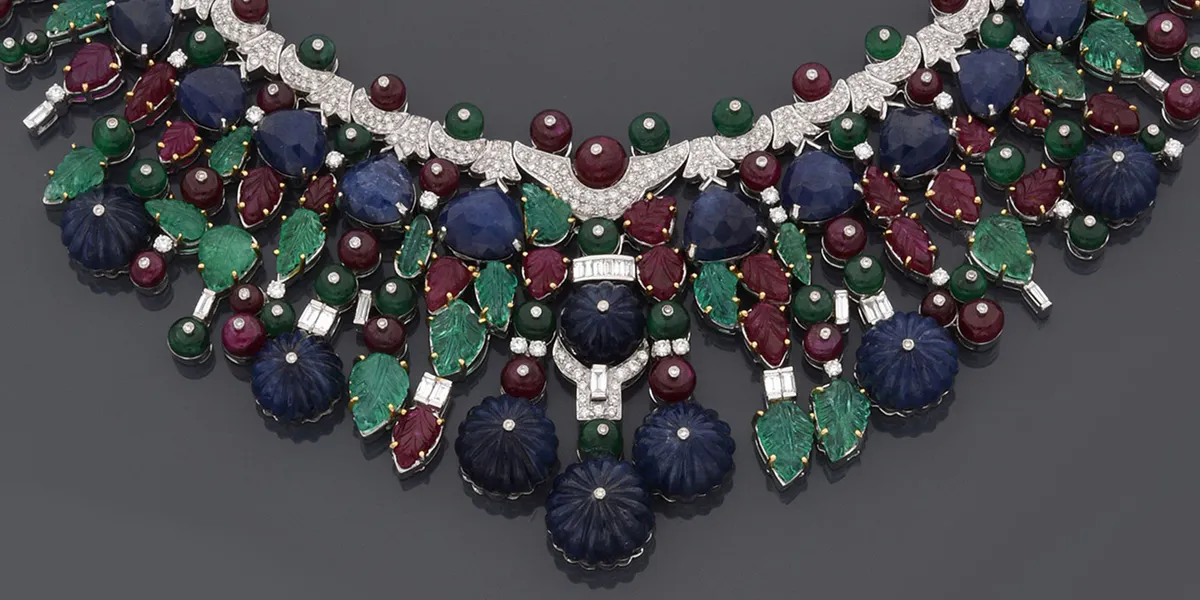 Collier Tutti Frutti en diamant, émeraude, rubis, diamant et or 18 cts de la Mona Lisa Galery à Jaipur, Inde, image © HVMC
