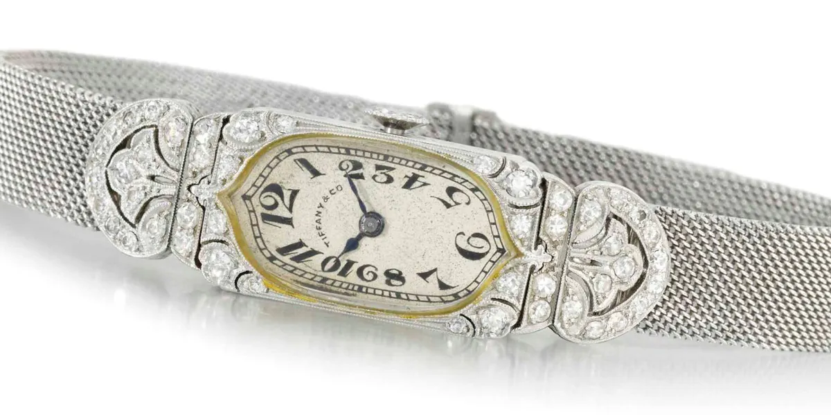Patek Philippe för Tiffany & Co., damklocka, art deco, platina med diamanter, omkring 1922 (detalj). Foto © Christie's
