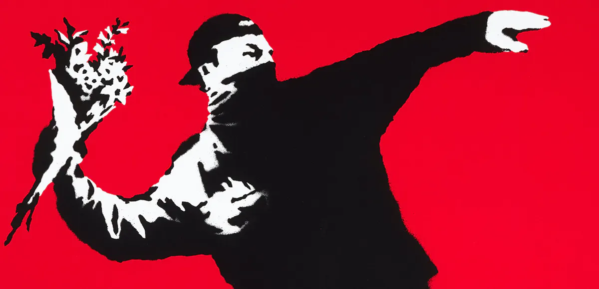 Banksy, Love is in the air, serigrafia a colori, 2003, numerata 51/500 a matita, pubblicata da Pictures of Walls. Con certificato di autenticità di Pest Control. Venduta da Sotheby's nel settembre 2020 per 237.788 euro. Foto © Sotheby's