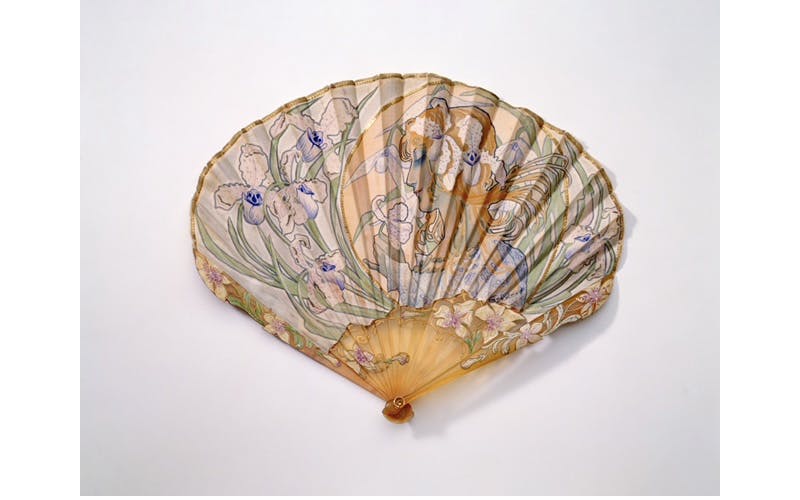 Art Nouveau fan in the shape of a balloon, France, c. 1900, horn, partially painted and bronzed, and silk with watercolor painting and sequins. Photo © German Fan Museum Barisch Foundation