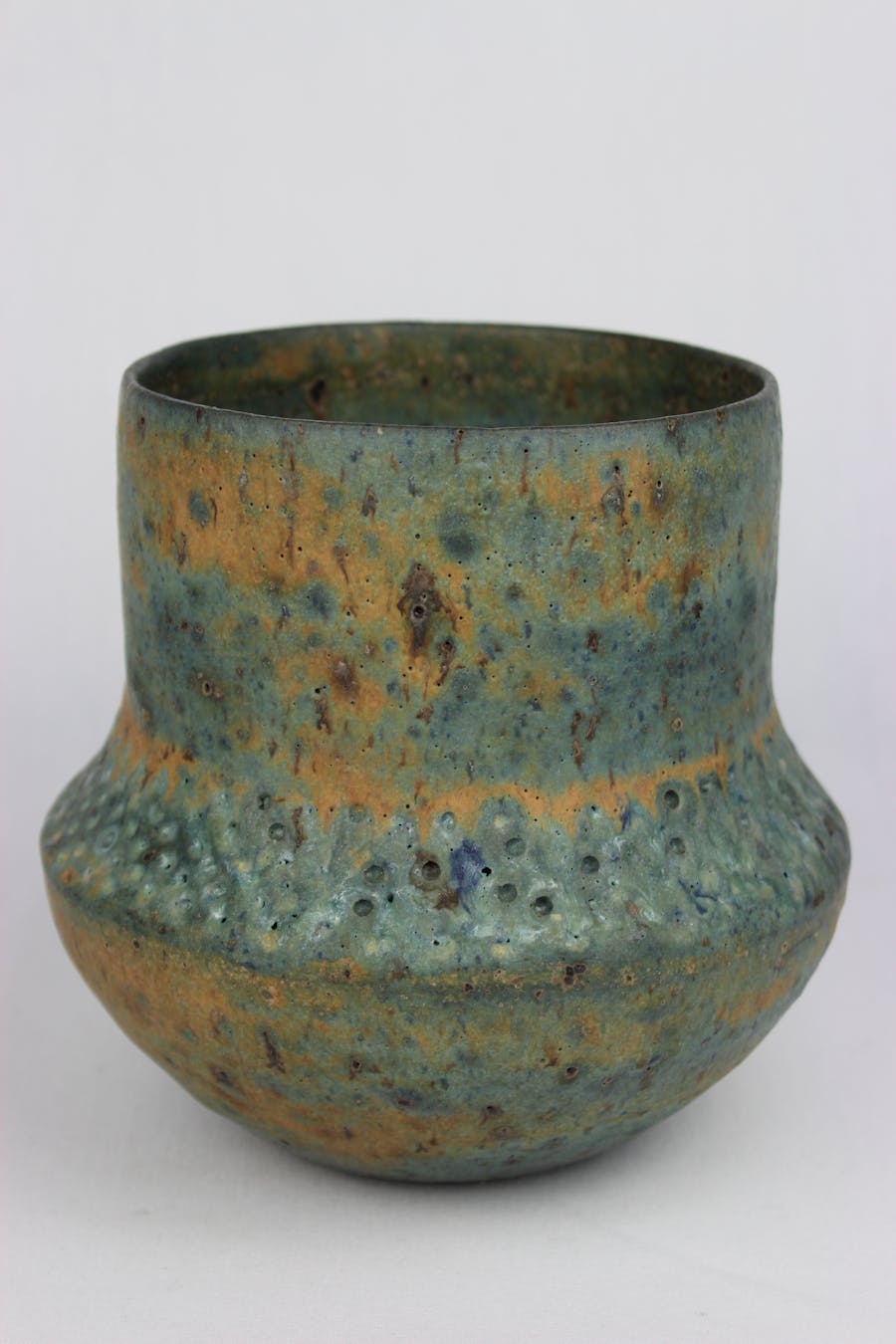  Lucy Rie (1902-1995), ‘Thrown Vase’, 1971, glazed ceramic, 13 cm. diameter. Image via Wikimedia
