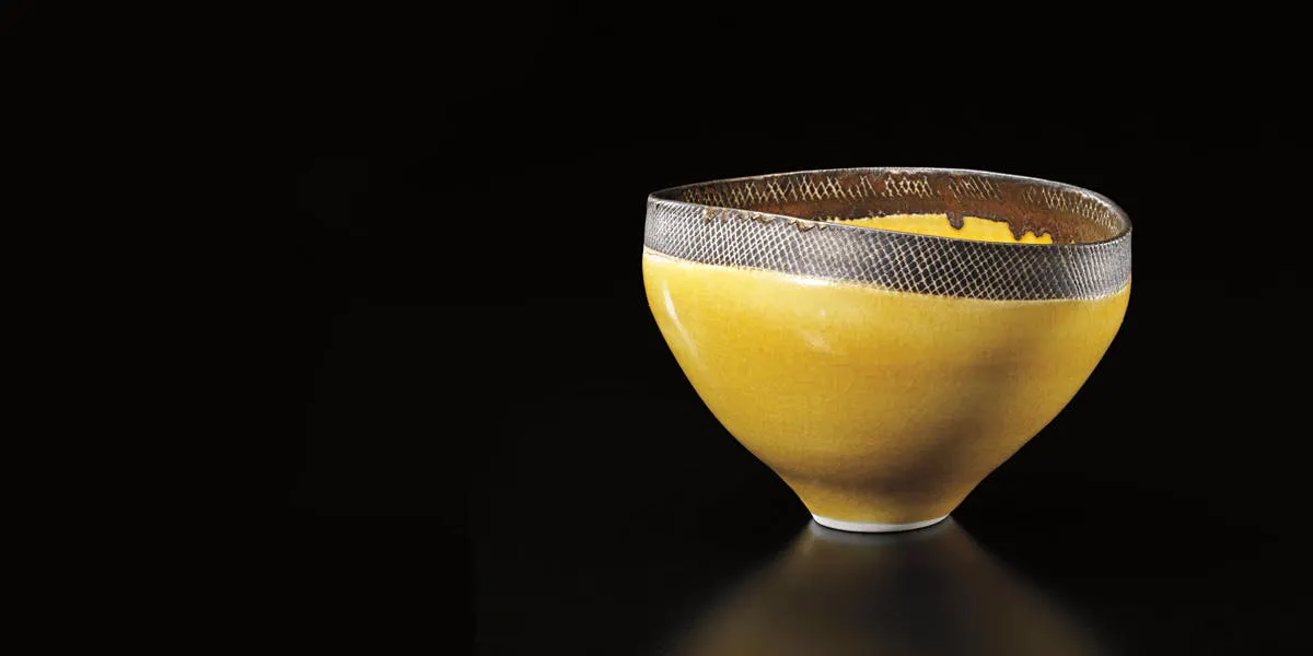 Lucie Rie, porslinsskål, cirka 1976, såldes för 26 600 euro på Phillips 2013. Foto © Phillips
