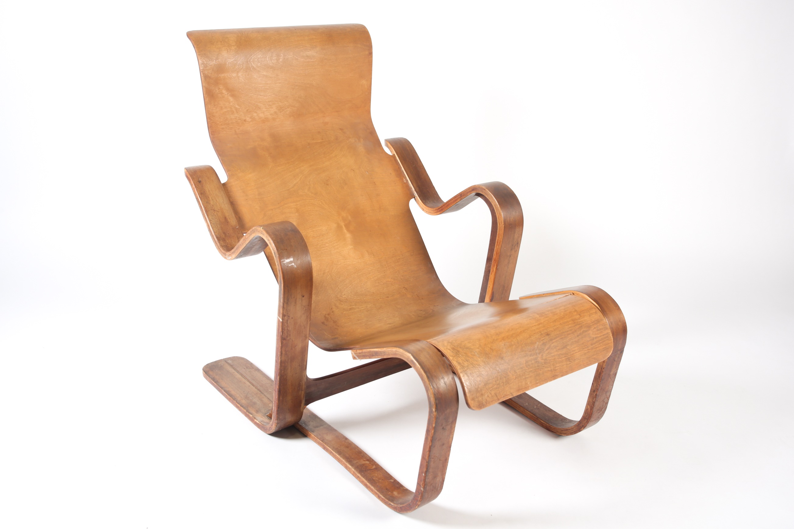 marcel breuer's short chair