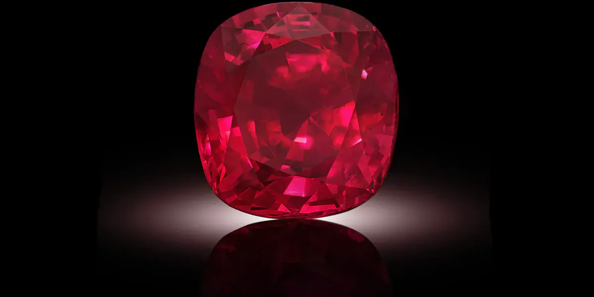 "Estrela de FURA: 55.22": A pigeon blood red ruby ​​of 55.22 ct. Photo © Sotheby's
