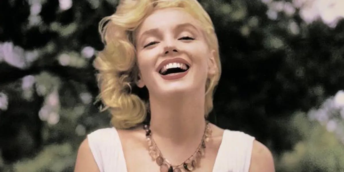 Questa foto di Marilyn Monroe è stata scattata nel 1957 in occasione di una visita del fotografo Sam Shaw presso l'attrice e il suo terzo marito, lo scrittore Arthur Miller, nella loro casa nel Connecticut (dettaglio). Foto © Catawiki
