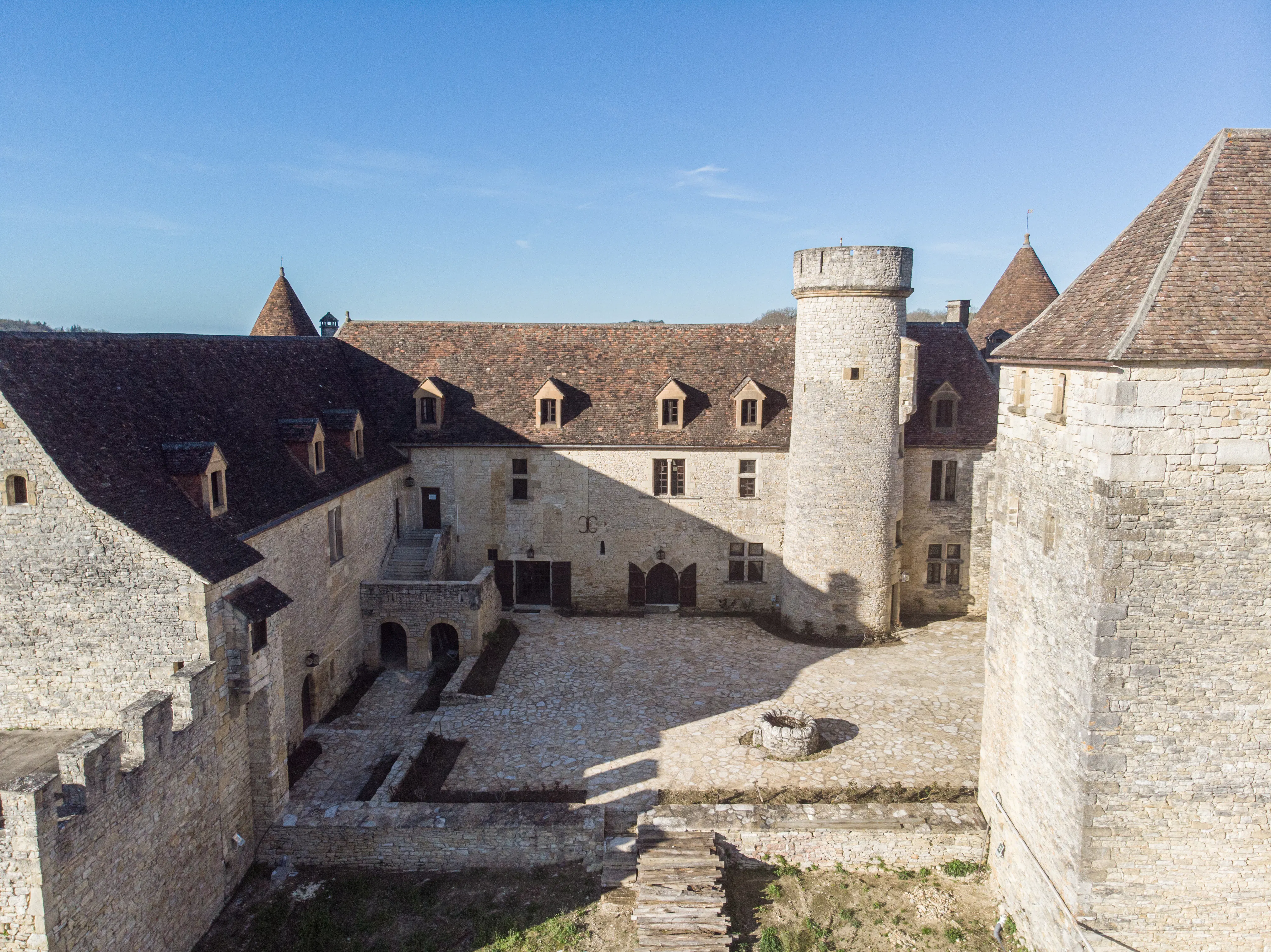 A Medieval French Castle at Auction | Barnebys Magazine
