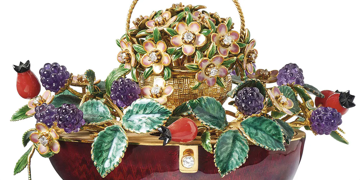Fabergé-Herbstei mit Spielwerk (Vivaldis Herbst-Musik), Victor Mayer Pforzheim, Gold, Obsidian-Achat, Emaille, Koralle, Onyx, Amethyst, Diamanten, Auflage 10/10, H 16 cm. Foto © Kunstauktionshaus Schlosser (Detail)