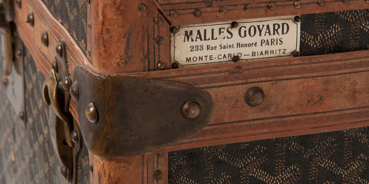 Malles anciennes de luxe Vuitton Goyard Moynat