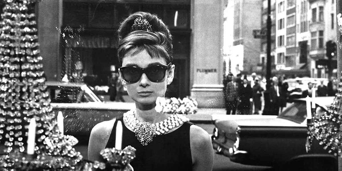 EDITION TUSHITA, 'Breakfast at Tiffany's', affisch, 48 x 69 cm. Foto © Lots Road Auctions