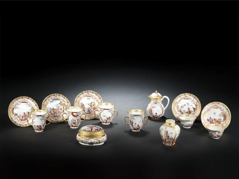 The important 'half-figure tea service' was painted with chinoiseries by Johann Gregorius Höroldt in 1723-24. Höroldt initially worked as a house painter for the manufactory, was then appointed court painter and was finally appointed head of the painting department in 1731. Photo © Bonhams