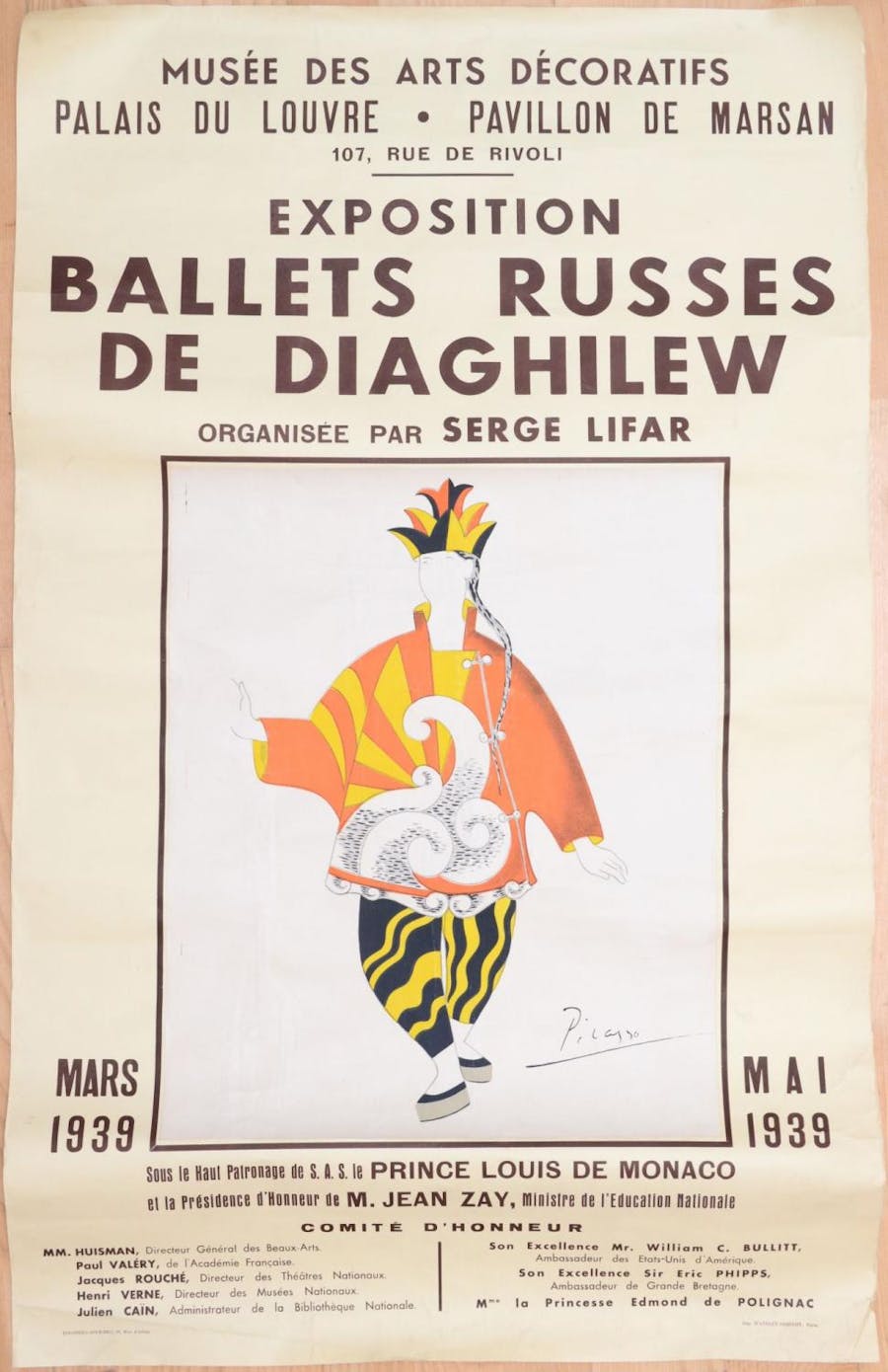 Manifesto per la mostra "Ballets Russes de Diaghilev", organizzata da Serge Lifar, Musée des Arts Décoratifs, Palais du Louvre, Pavillon de Marsan, marzo 1939-maggio 1939. Foto © Abebooks