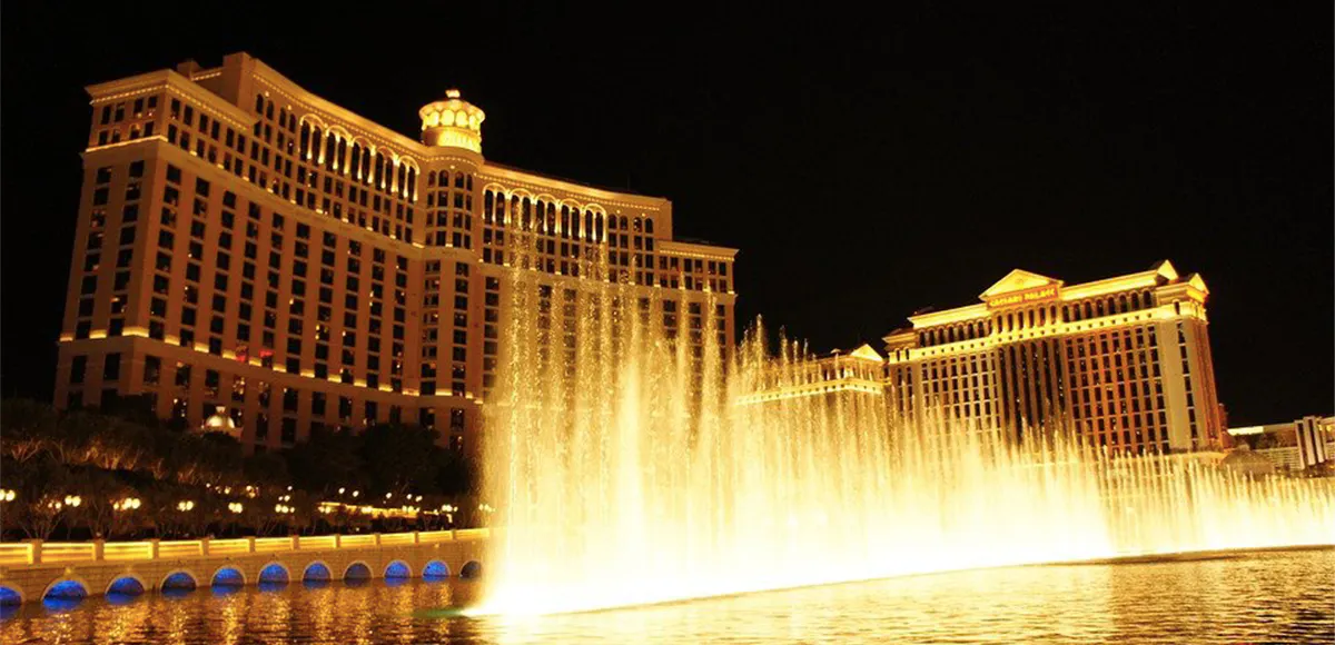 Das Hotel Bellagio in Las Vegas ist berühmt für seine Fontänen. Foto von lasvegasmania via Pixabay