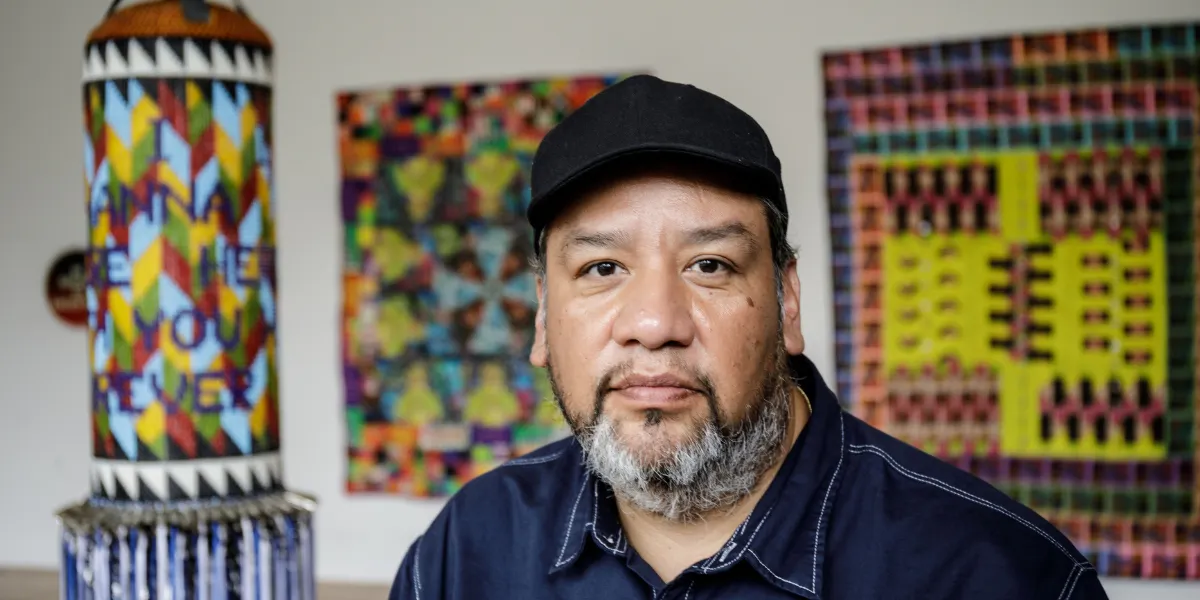 Jeffrey Gibson, 2019. Foto © John D. and Catherine T. MacArthur Foundation (dettaglio)