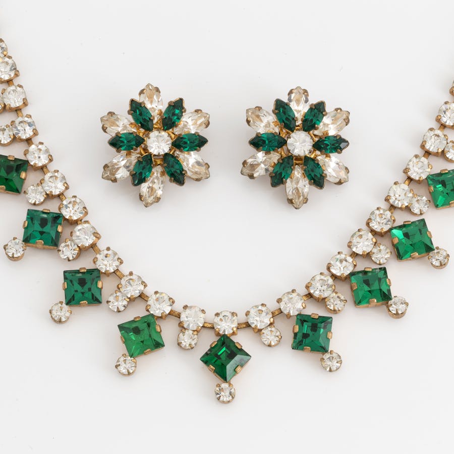 Vintage Costume Jewelry: Where to Begin