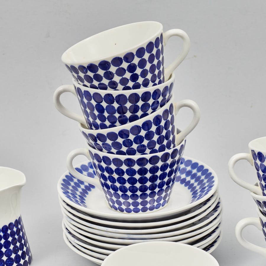 Stig Lindberg, coffee cups, 'Adam', bone china, Gustavsberg. Photo © Metropol Auctions

