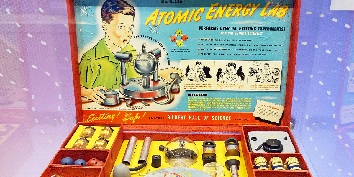 Laboratorio di energia atomica Gilbert U-238 presso il Deutsches Museum di Monaco. Immagine di dominio pubblico