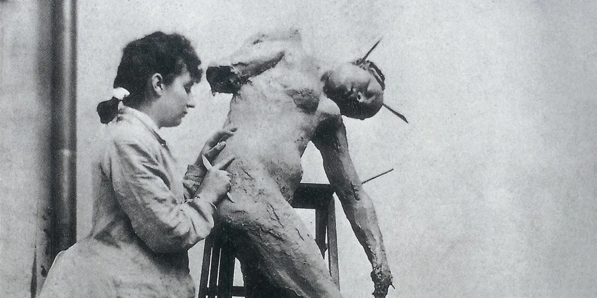 Camille Claudel et Jessie Lipscomb dans leur atelier du N° 117 de la rue Notre-Dame-des-Champs, 1887. Photo du domaine public