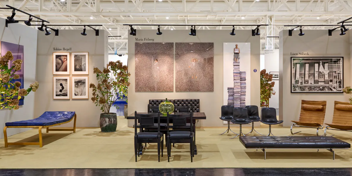 Montern med svenskt fotografi och skandinavisk design på MIA Fair i Milano. Foto © Amendolagine Barracchia