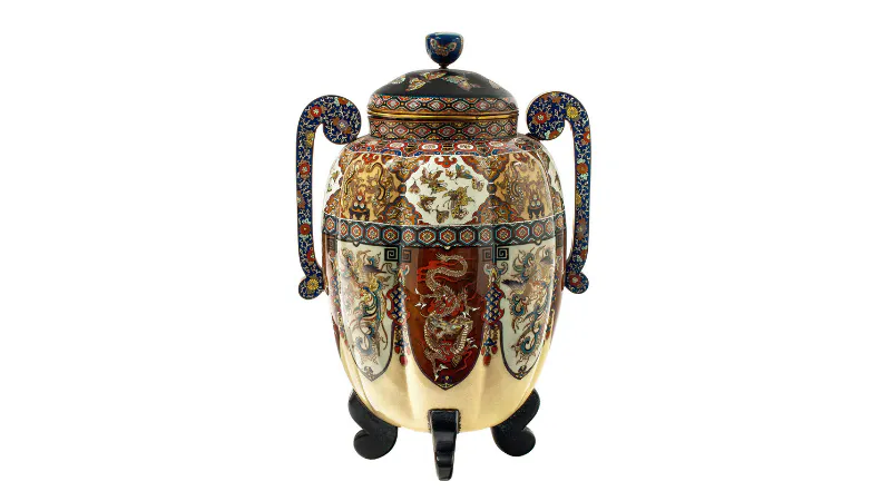 NAMIKAWA YASUYUKI (zug.) - Meiji-Vase mit polychromem Emaille, Japan Ende 19. Jh.