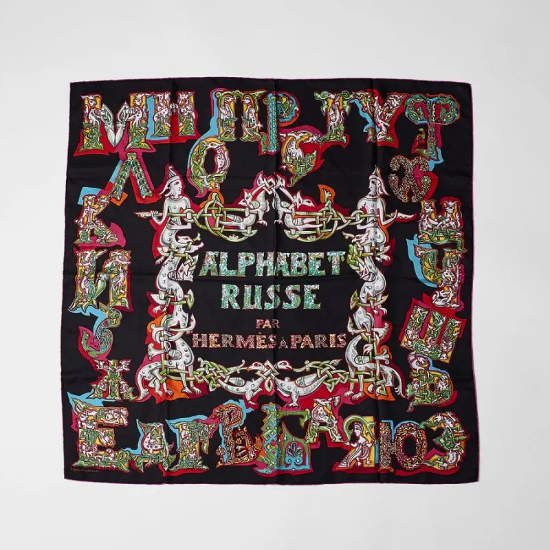 Scarf, Hermès. Foto: Metropol.