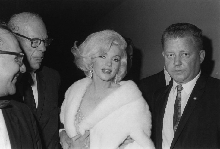 Marilyn Monroes ikoniska klänning till auktion