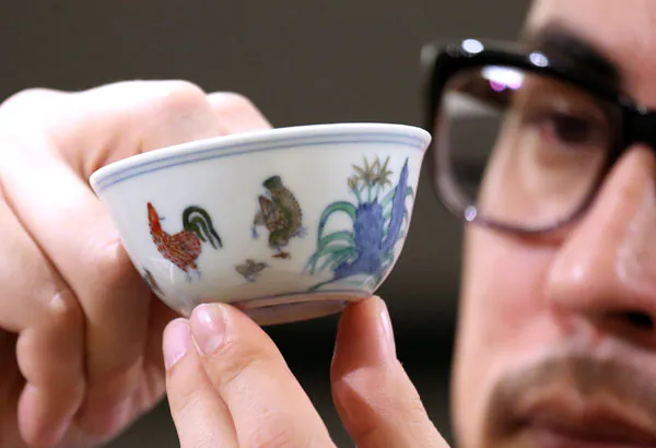 Une "tasse au poulet" en porcelaine datant de la dynastie des Ming (1368-1644) adjugée pour 36 millions de dollars en avril 2014 Image: Sotheby's