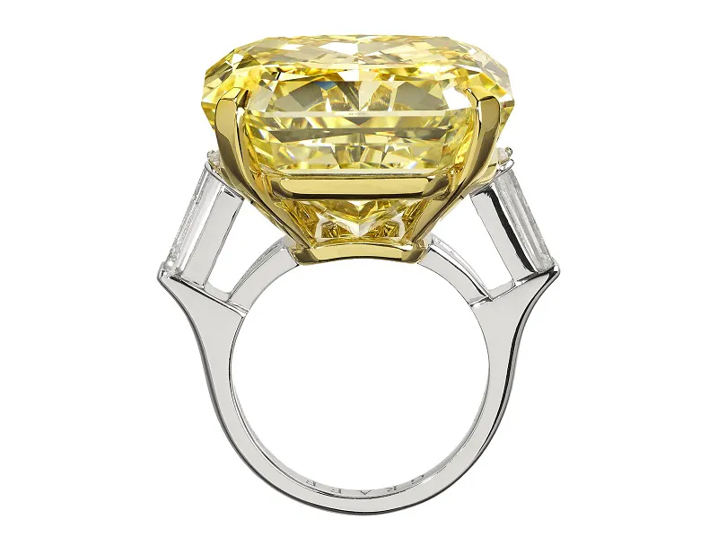 GRAFF DIAMONDS. Lujoso anillo de diamantes de color amarillo