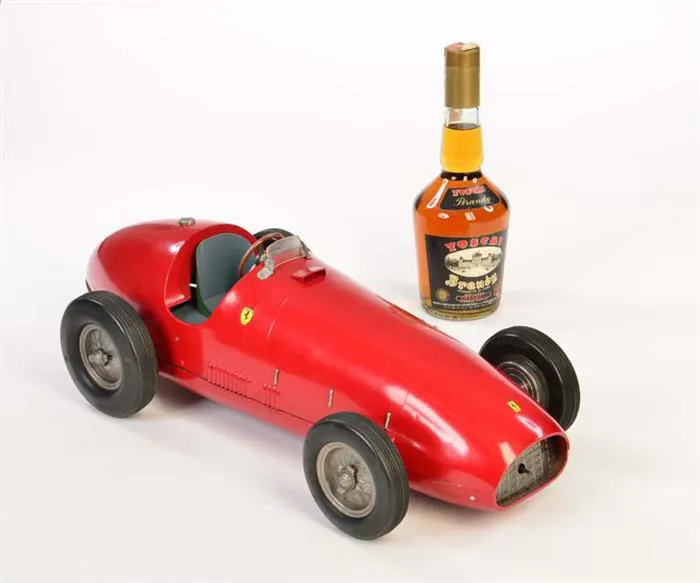 TOSHI - Ferrari mit original Brandyflasche
